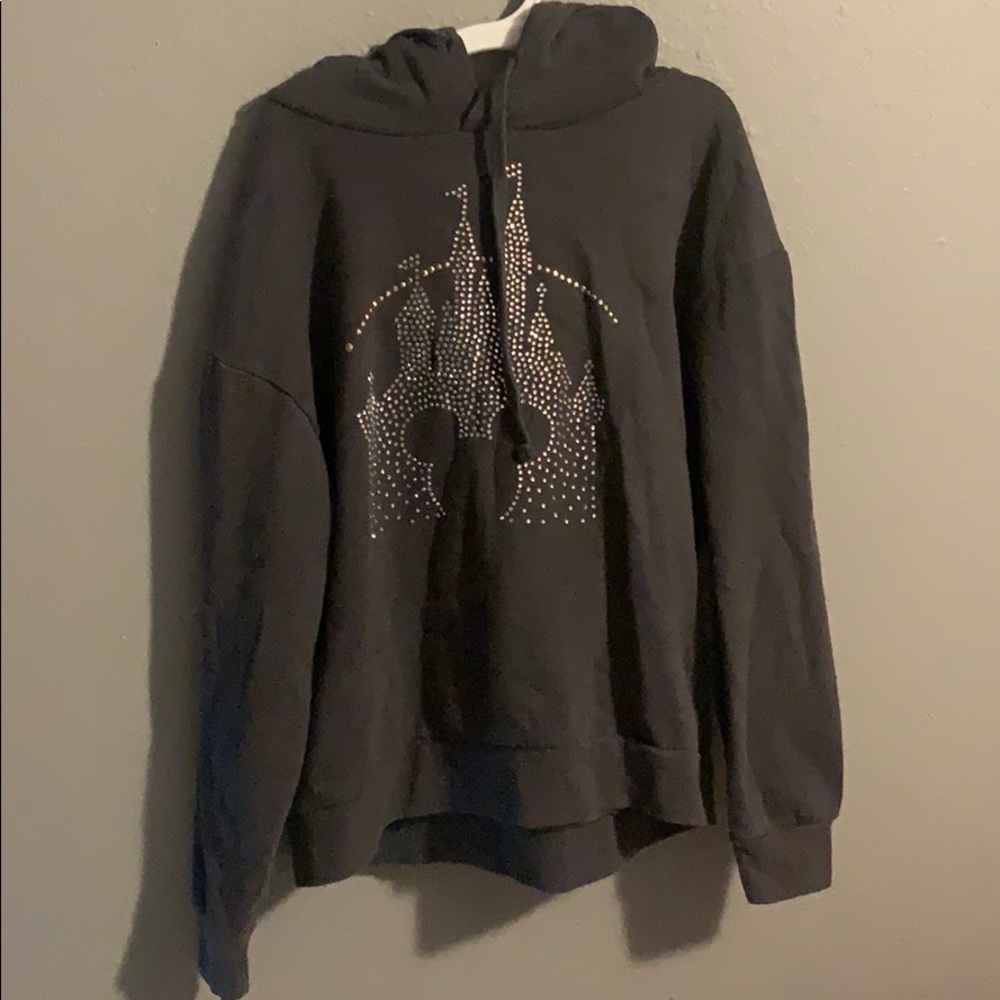 Selling a original Disney park’s hoodie